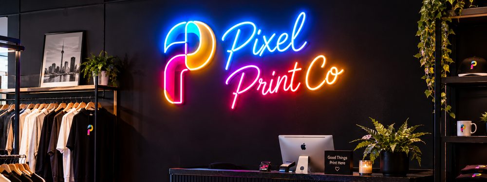 Esempio di insegne al neon personalizzate realizzate da Pixel Print Co., Toronto
